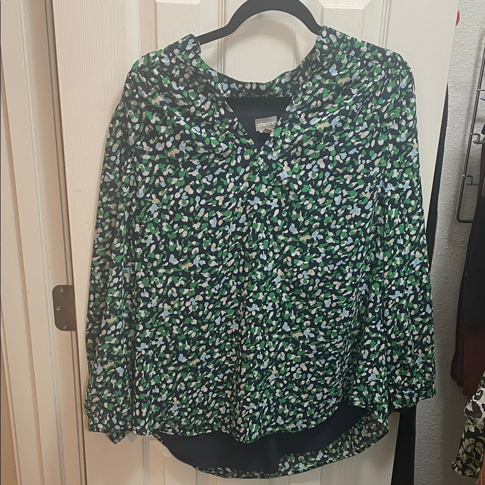 Chico's Vibrant Green and Cream Patterned Blouse